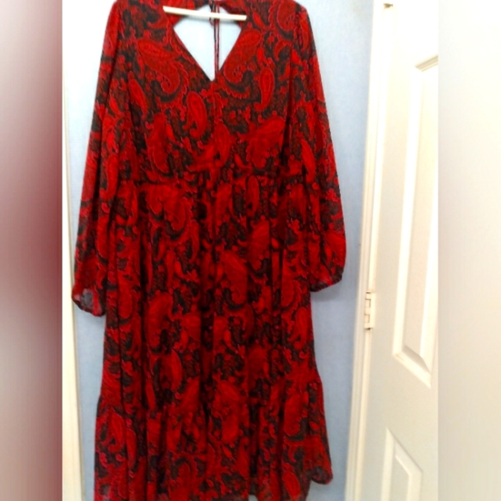 Elegant Red & Black Paisley Long Sleeve Maxi Dress‎ with V-Neck and Empire Waist